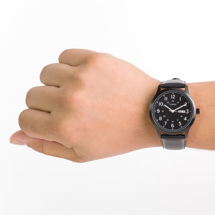 Discoverer Day-Date 39mm Leather Band