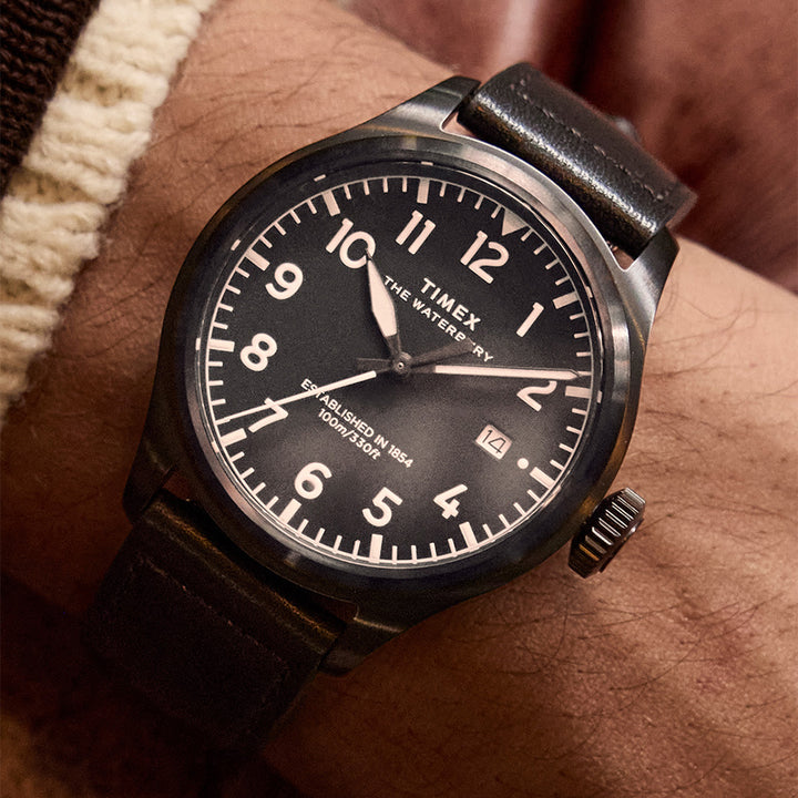 Waterbury Ace Date 41mm Leather Band