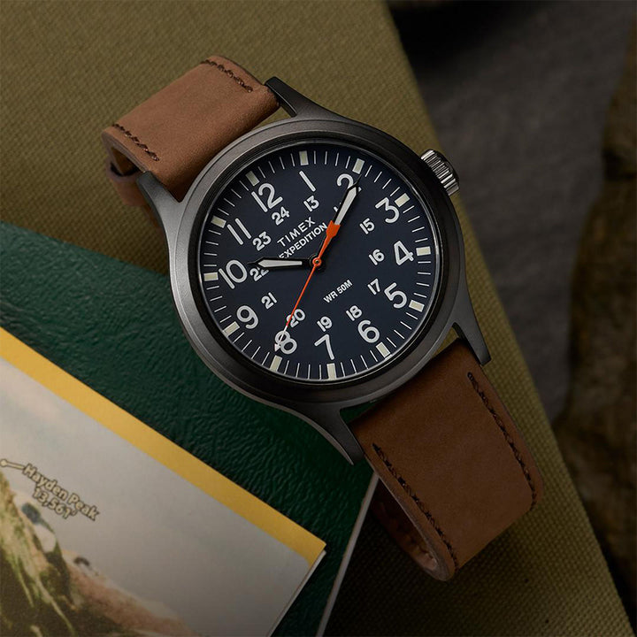 Expedition Scout 3-Hand 40mm Leather Band